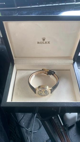 Часы золотые женские Rolex