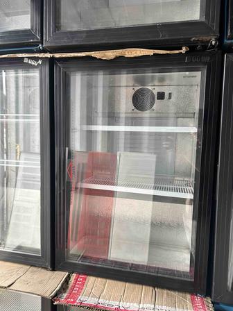 холодильник мини бар витринный