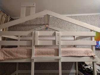 Продам двухэтажную кровать детскую