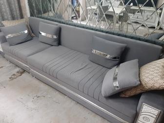 Продам диван 3 метра.серого цвета.в идеальном состоянии.раскладыается.цена