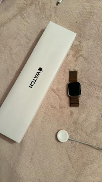 Продам часы Apple Watch se (2022) 40 mm