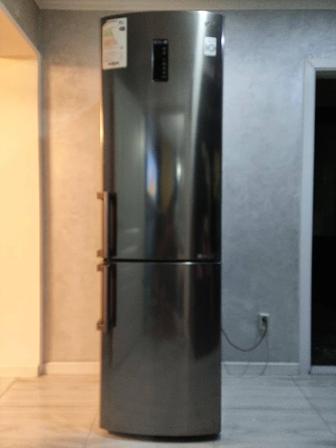 Холодильник LG NO FROST 2м в отличном рабочем состоянии