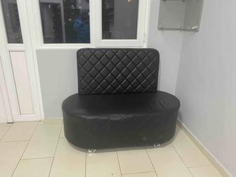 Продам диван для посетителей черный