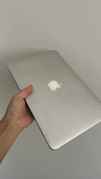 Продам на запчасти MacBook Air неработающий
