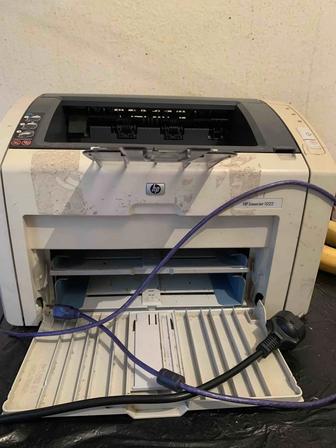 Принтер НР 1022 б/у в хорошем состоянии продается срочно