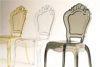 Прозрачные пластиковые стулья