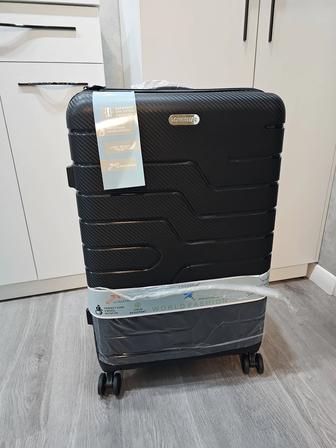 Продам чемодан новый срочно