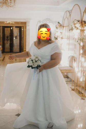 Белоснежное атласное свадебное платье 54-60 размер