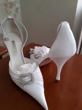 Продам туфли женские модельные новые Marino Fabianì размер 35