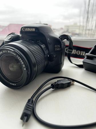 Продам фотоаппарат canon EOS 550D