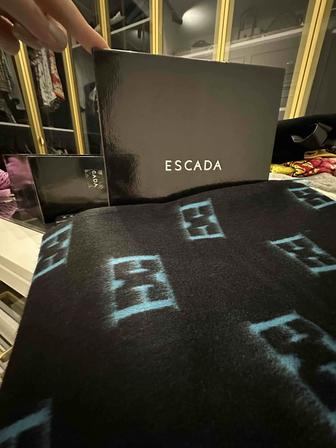 Шарф ESCADA