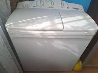 Продам стиральную машинку полу автомат