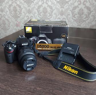 Зеркальный фотоаппарат NIKON D5200 18-55VR KIT в идеальном состоянии