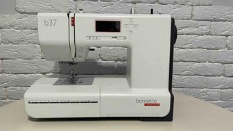 Швейная машинка Bernina bernette b37