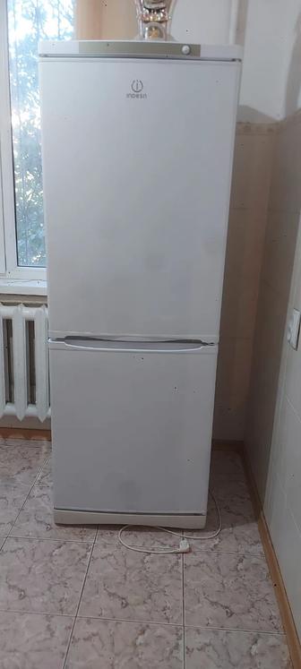 холодильник indesit продается