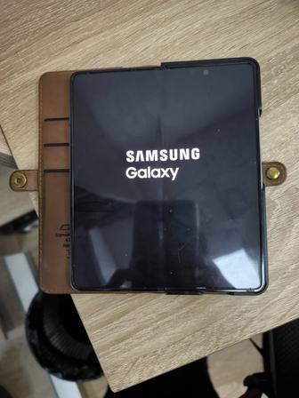 Продам Samsung galaxy z fold 4