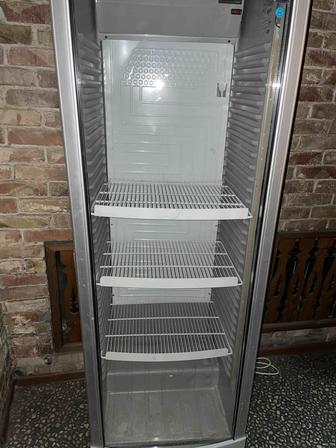 Продам витрин холодильник