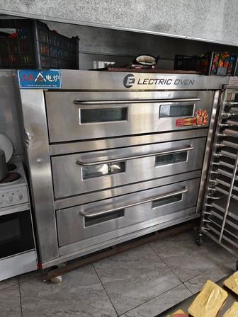 Продаю жарочную печь (пекарский шкаф) электрический