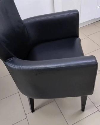 Продам кресло кожзам
