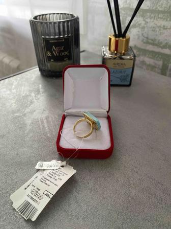 Продам Кольцо ( серебро с камнем ювелирный кварц ) 17,5 размер