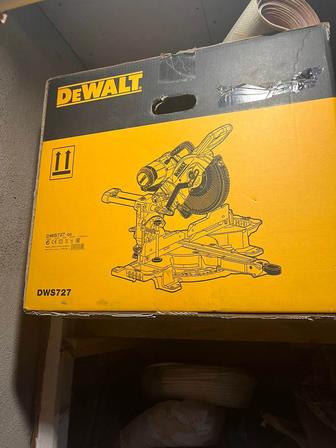 Торцовочная пила DeWalt DWS727-QS