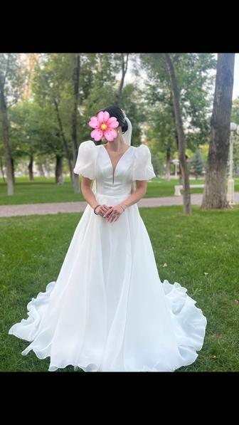 Свадебное платье (42-44 размер)