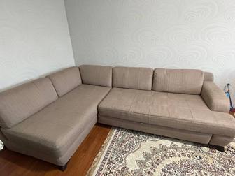 Угловой массивный диван с хранением