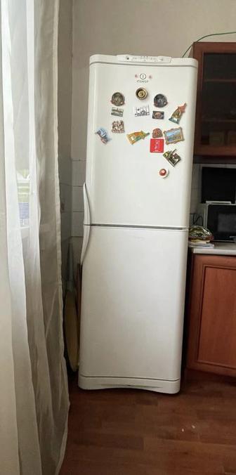 Срочно продам холодильник