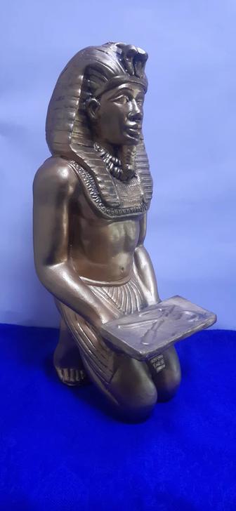 Фараон большая красивая статуэтка