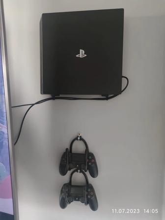 Продам Sony PlayStation 4 Pro