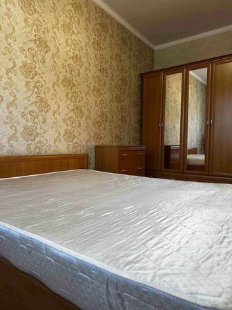 Спальный гарнитур (кровать с матрасом, шкаф, комод, будуар)