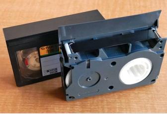Видеокамеру с VHS C кассетами