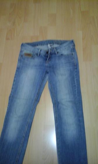 продам джинсы женские ,размеры от 36-38