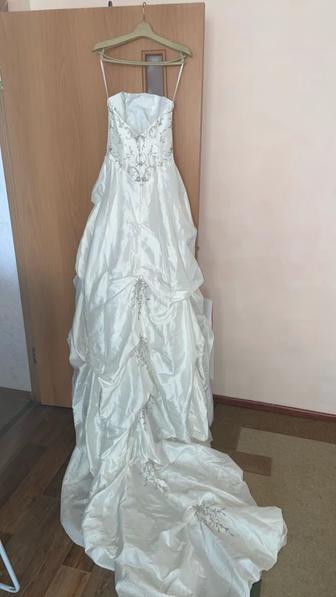 Продам белое (айвари) платье