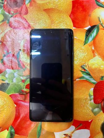 Продам телефон Xiaomi 11T pro в идеальном состоянии с родной зарядкой 120W