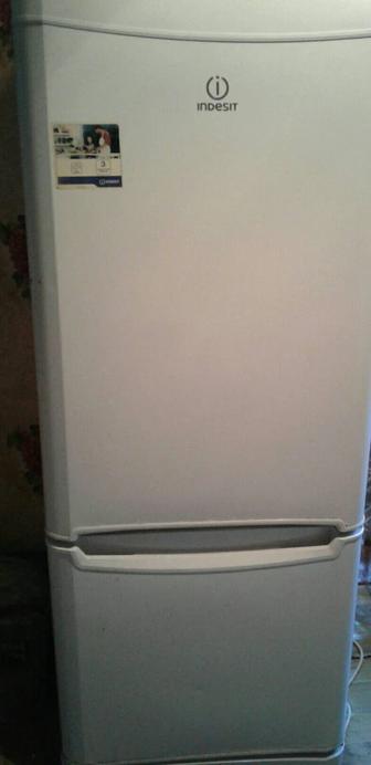 Холодильник Indesit B 15.025, белый цвет