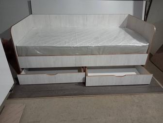 Новая кровать с ортопедическим матрасом, размер 180/90