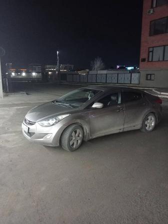 Водитель с HYUNDAI ELANTRA ищет работу