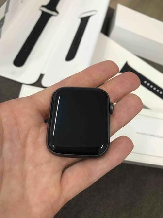 Продам Смарт часы Apple Watch