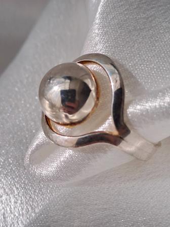 Кольцо серебро размер 19 вес 4.3 без вставок