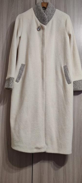 Женское пальто из альпаки