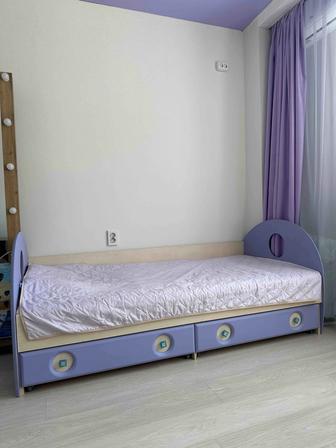 Продам подростковую кровать 1,5 ИКЕА в отличном состоянии сиреневого цвета