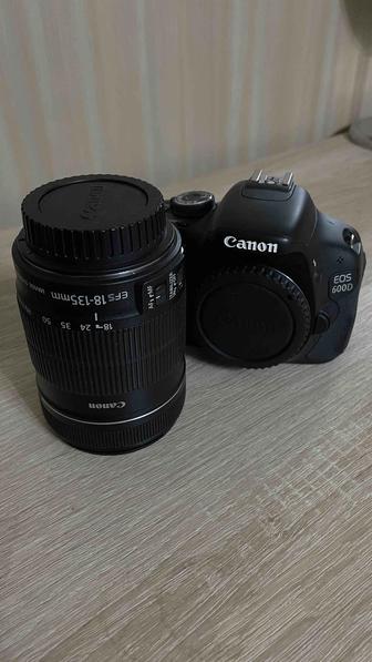 Продам зеркальный фотоаппарат Canon 600d