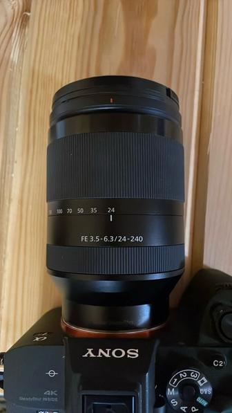 Объектив Sony 24-240