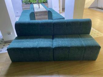 Продам диван зеленый
