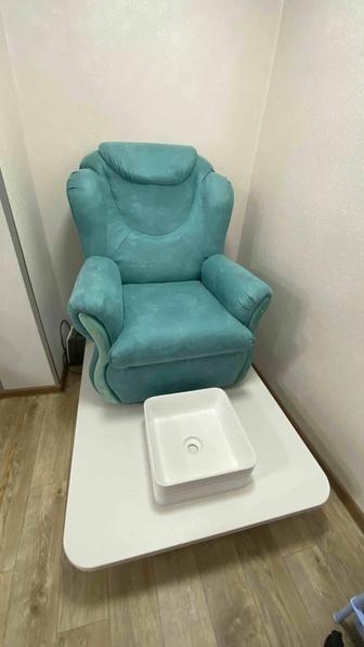 Педикюрное кресло продается
