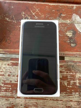 Продам Телефон Samsung Galaxy A3