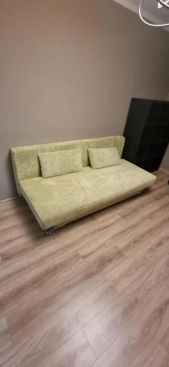 Продам б/у диван в хорошем состоянии производство Италия