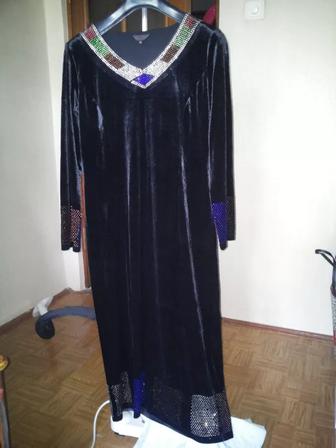 Новое нарядное черное велюровое платье