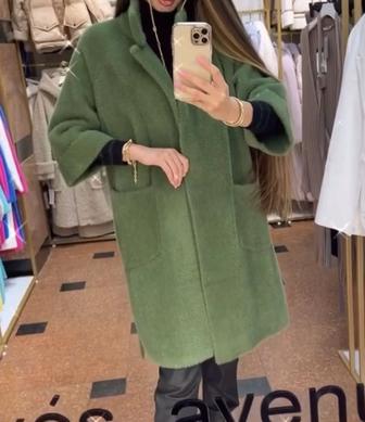 Продам пальто из шерсти альпака, средней длины в зеленом цвете